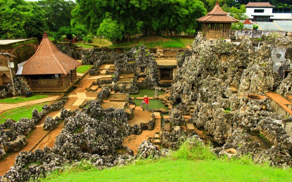 Kawasan-Gua-Sunyaragi-Ahmad-Rasyid